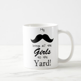 Caneca De Café Meu bigode traz todas as meninas à jarda!
