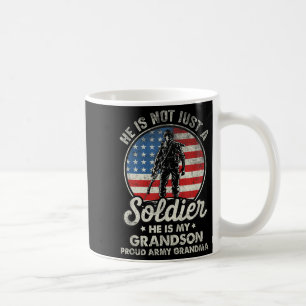 Caneca De Café Meu neto é um soldado Citação Orgulhosa Avó do Exé
