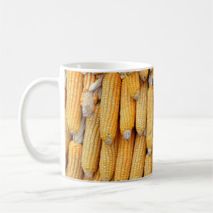 Caneca De Café Milho seco que foi empilhado.