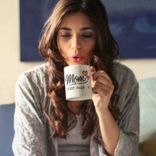 Caneca De Café Minimal Mom Estabelecida Nome Manuscrito Ano