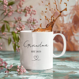 Caneca De Café Minimalist Grandma EST Year | Custom Gift Mug