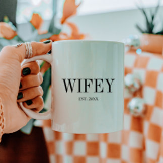 Caneca De Café Minimalista "Wifey" Casal de Noivos Data de Estabe