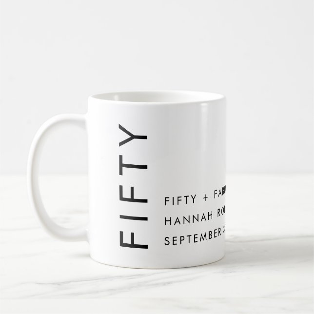 Caneca De Café Modern Fifty Name Date Bold 50th Birthday Party (Esquerda)