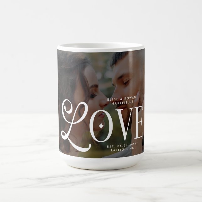 Caneca De Café Modern Love Custom Wedding Photo Couples Monogram (Centro)