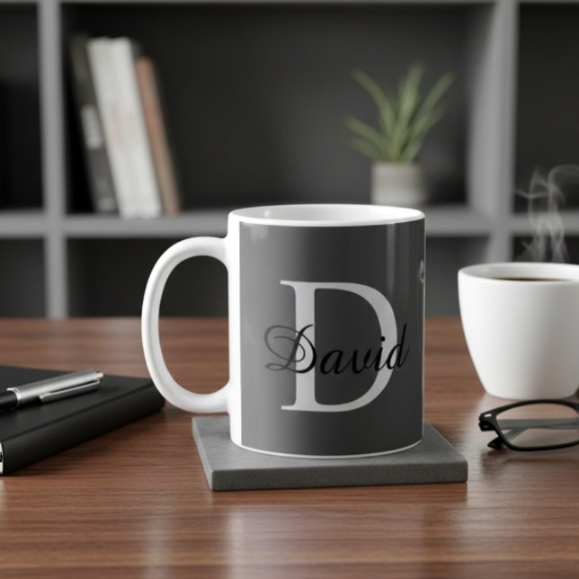 Caneca De Café Modern Monogram Initial & Name Mug | Elegant Scrip (Criador carregado)