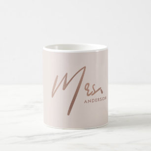 CANECA DE CAFÉ MODERN ROSA DOURADO BLUSH TYPOGRAPHY SOBRENOME