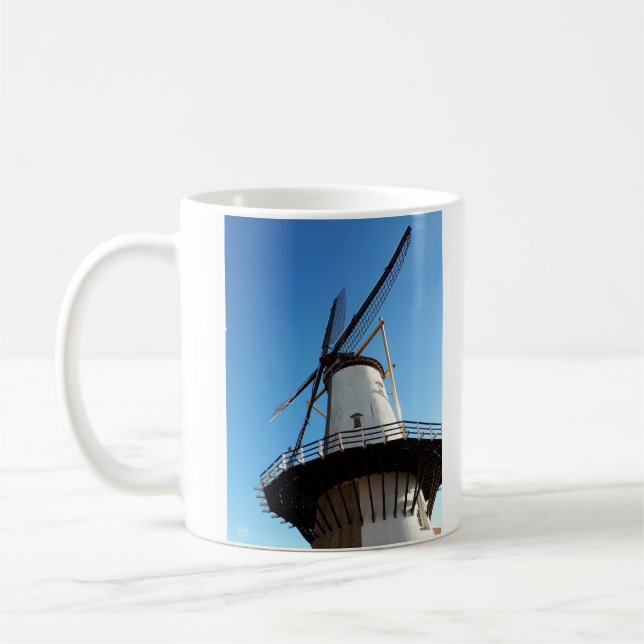 Caneca De Café Molen in Nederland in Willemstad. (Esquerda)
