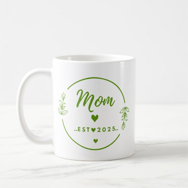 Caneca De Café Mom Est . 2025 T-Shirt-New Mom Gift- Mother Shirt (Esquerda)
