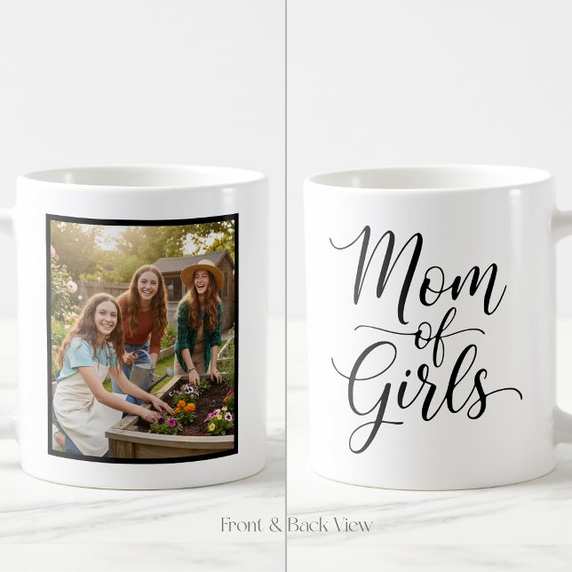 Caneca De Café Mom of Girls Elegant Script 1 Custom Photo (Criador carregado)