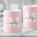 Caneca De Café Monograma Cor-de-Rosa Espelho Moderno Elegante<br><div class="desc">Mulher Moderna Personalizada Lente Rosa Cor-de-rosa Nome Inicial Monograma Café Mug. Esta caneca de na moda apresenta uma inicial azul em negrito sobre um fundo rosa-pincel suave, complementada por um nome de script preto elegante. O monograma é exibido em ambos os lados, adicionando um toque chic personalizado de cada ângulo....</div>