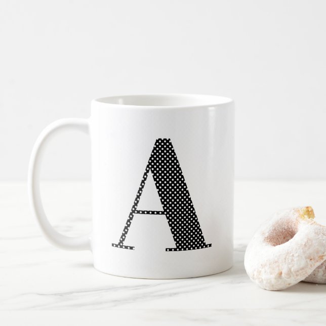 Caneca De Café Monograma de Bolinhas Preto e Branco (Com Donut)