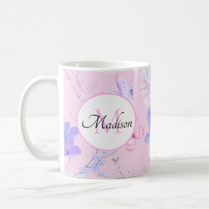 Caneca De Café Monograma de Borboletas Florais em Aquarela Rosa