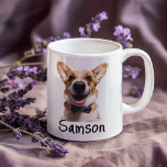 Caneca De Café Monograma de Fotos de Gato de Pet<br><div class="desc">Este design pode ser personalizado escolhendo a opção Editar Design. Você também pode transferir para outros itens. Entre em contato comigo em colorflowcreations@gmail.com ou use a opção de bate-papo no topo da página se você quiser ter este design em outro produto ou precisar de assistência com este design. Veja mais...</div>