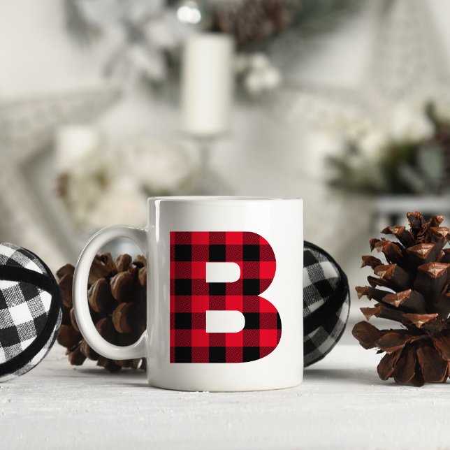 Caneca De Café Monograma de letra B em negrito com xadrez vermelh (Letter B Monogram)