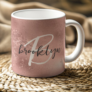 Caneca De Café Monograma de letra cursiva Glam Blush Pink
