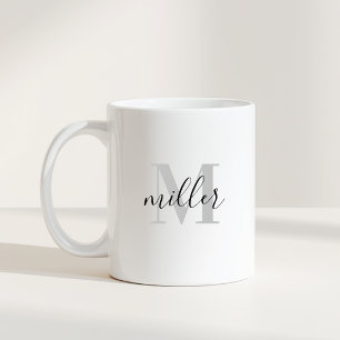 Caneca De Café Monograma de Nome da Família em Caligrafia Moderna