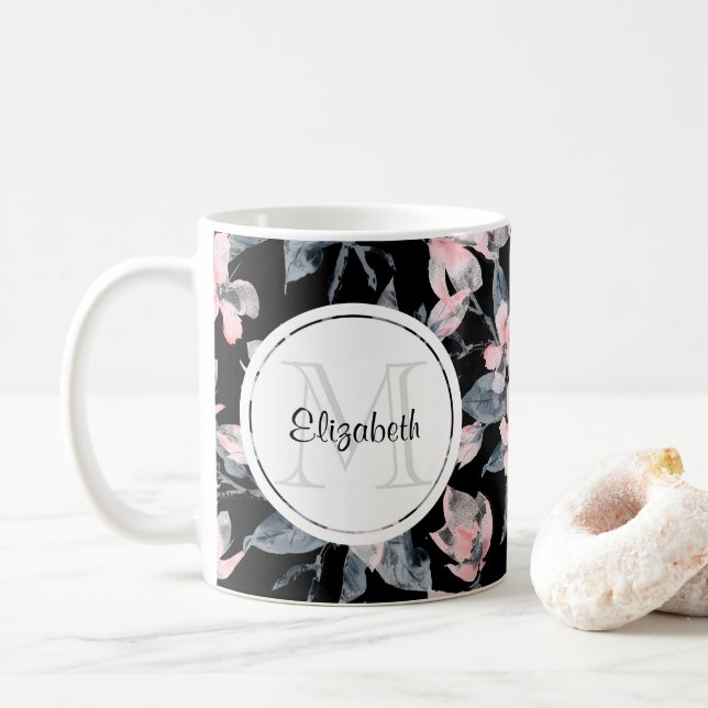 Caneca De Café Monograma de Padrão Flor de Aquarela Rosa e Cinza (Com Donut)