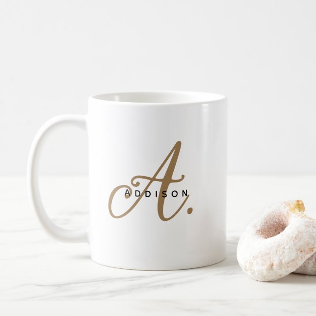 Caneca De Café Monograma de Script Dourado Branco Girly Chic (Com Donut)