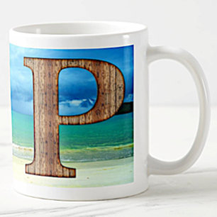 Caneca De Café Monograma inicial em madeira - letra P cena do oce