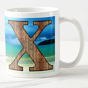 Caneca De Café Monograma inicial em madeira - Letra X praia oceân