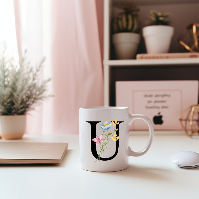 Caneca De Café Monograma inicial floral U Mug (Criador carregado)