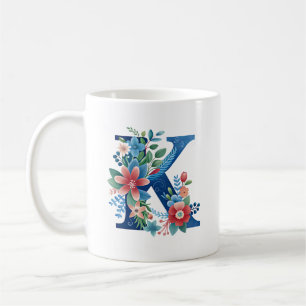 Caneca De Café Monograma K com desenho floral decorativo