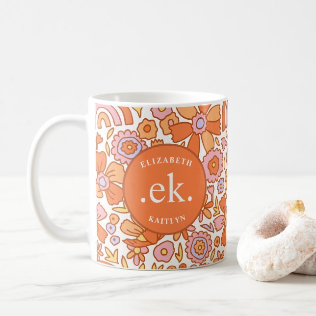 Caneca De Café  Monograma Laranja Groovy Retro (Com Donut)