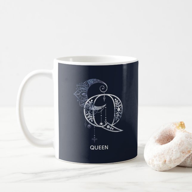 Caneca De Café Monograma - Letra Q Boho Crescent Moon Mandala (Com Donut)