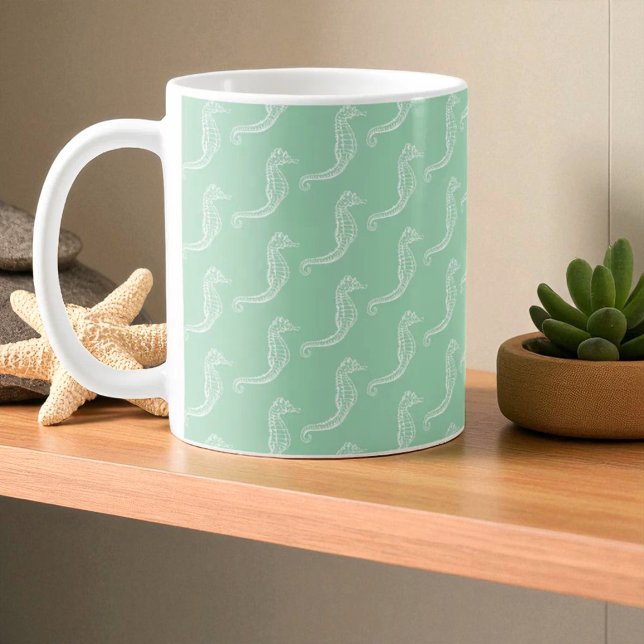 Caneca De Café Monograma Nome Branco Cavalo-marinho Padrão de Esq (beach house style mug on a shelf)