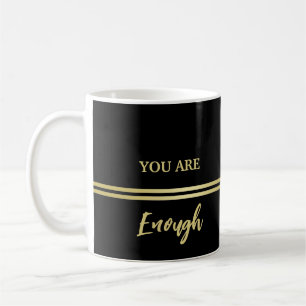 Caneca De Café Monograma personalizado de ouro elegante a preto