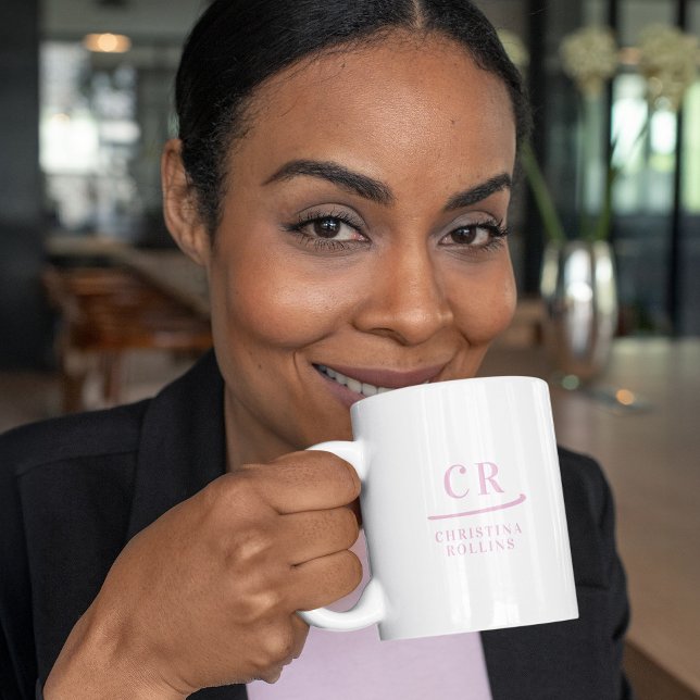 Caneca De Café Monograma Personalizado Elegante Mínimo Rosa e Bra (Custom Monogram Elegant Minimal Pink and White Coffee Mug)
