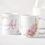 Caneca De Café Monograma Personalizado Floral de Rosa de Aquarela<br><div class="desc">Um belo rosa púrpura e uma mão de pedras pintou uma ilustração floral de aquarela numa caneca com o seu próprio monograma e nome personalizados.</div>