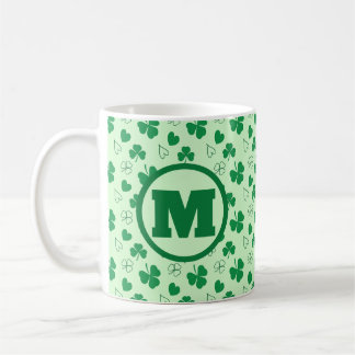 Caneca De Café Monograma personalizado Padrão de Shamrock verde M