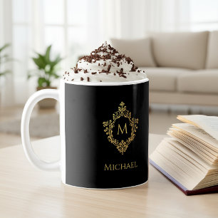 Caneca De Café Monograma Preto e Dourado Elegante em Nome de Cris