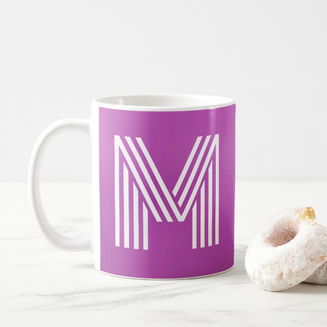Caneca De Café Monograma Violeta Bold Inicial Roxo e Branco (Com Donut)
