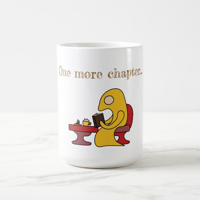 Caneca De Café Monstro amarelo bonito lendo em um café (Centro)