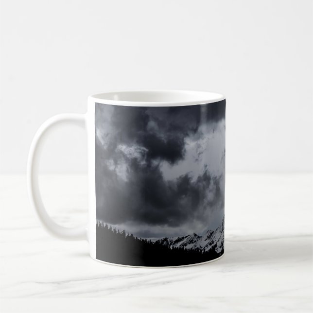 CANECA DE CAFÉ MONTANHA DE NEVE EM NUVENS DRAMÁTICAS (Esquerda)