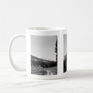 Caneca De Café Montanhas B&W de 11 oz Mug