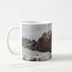 CANECA DE CAFÉ MONTANHAS ROCKY PERTO DAS PINAS