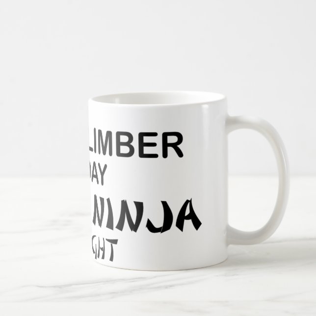 Caneca De Café Montanhista de rocha Ninja mortal em a noite (Direita)