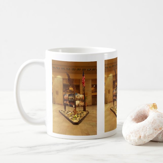 Caneca De Café Monumento Memorial Amtrak Railroad 911   (Com Donut)