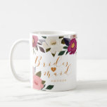 Caneca De Café Moody Floral Watercolor Bridesmaid Monograma<br><div class="desc">Nossa elegante e modesta lata floral de cor d'água é um presente perfeito para dar a sua dama de honra. O design apresenta as nossas florais de aquarelas desenhadas à mão numa bela paleta de cor rústica e modesta. Beliscos, majestoso profundo com sotaques de verde-oliva, púrpura profunda e verduras vivas...</div>
