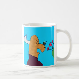 Caneca De Café Moosie mal-humorado "cheiro que os rosas" agridem