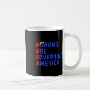 Caneca De Café Morons Estão Governando A América Engraçada Trump