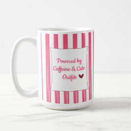 Caneca De Café Movido por Cafeína e Roupas Lindas Rosa Divertido