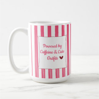 Caneca De Café Movido por Cafeína e Roupas Lindas Rosa Divertido