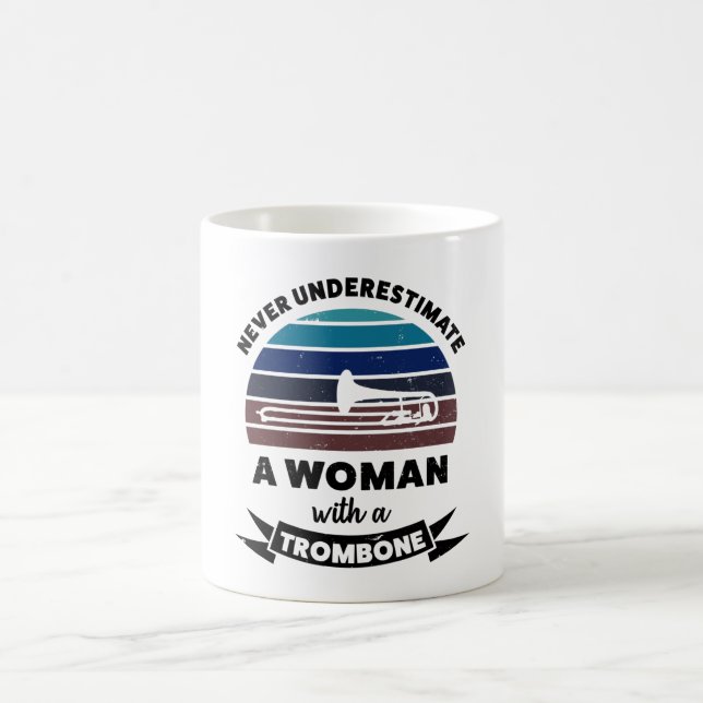 Caneca De Café Mulher com Trombone Engraçado Presente Mãe (Centro)