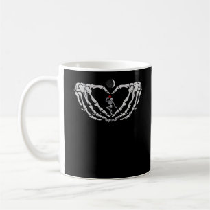 Caneca De Café Mulher Do Esqueleto Com Vermelho No Coração Feita