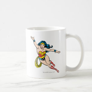 Caneca De Café Mulher Maravilha voando para frente