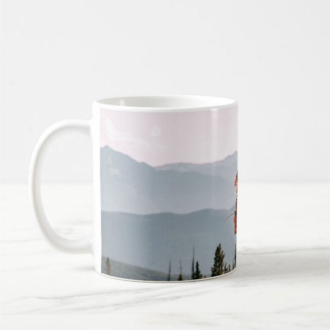Caneca De Café Mulher na casaco marrom (Esquerda)